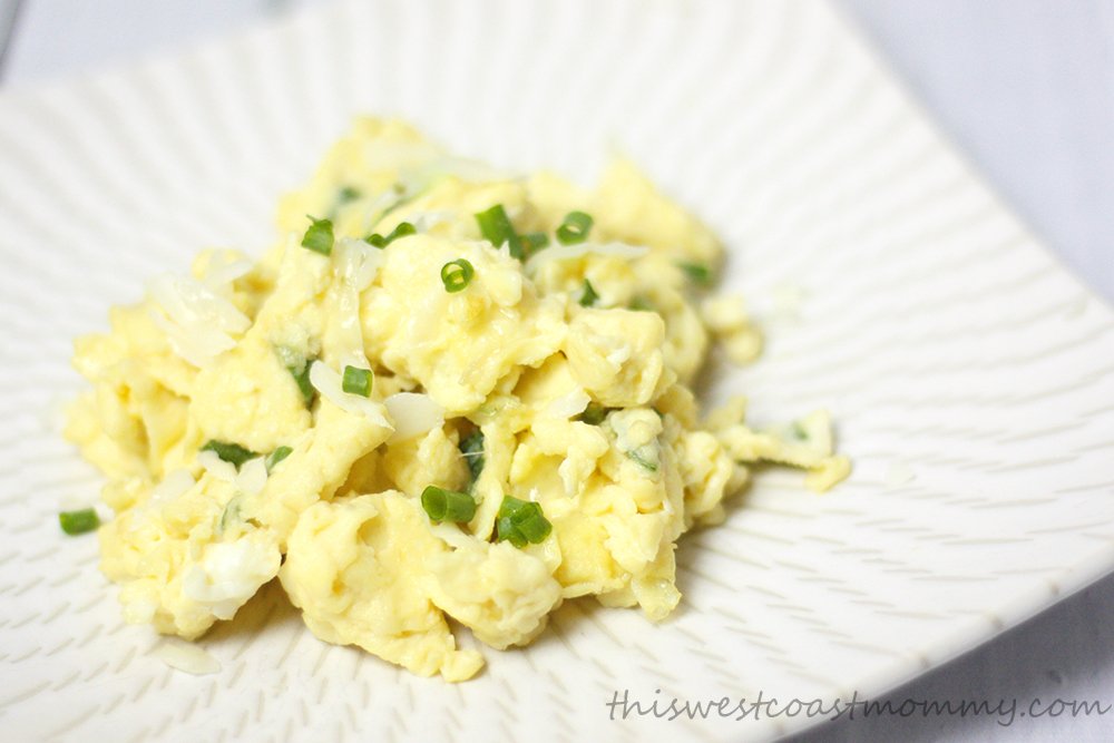 How to make scrambled eggs with coconut milk