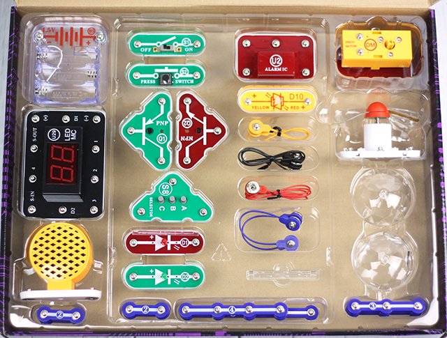 Snap Circuits Arcade kit teaches kids STEM (science, technology, engineering, and math) concepts through fun learning activities!