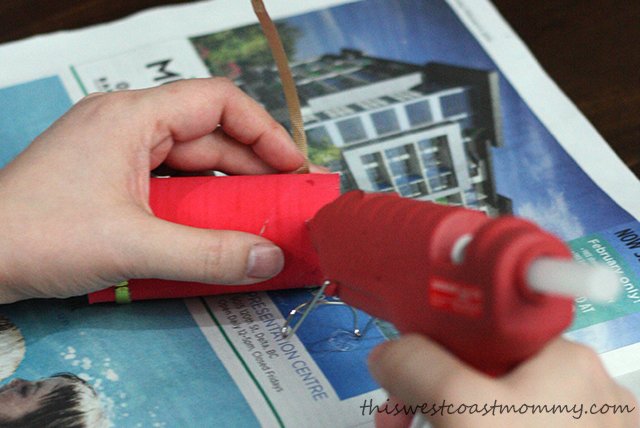 Turn toilet paper tubes into a decorative string of firecrackers for Chinese New Year!