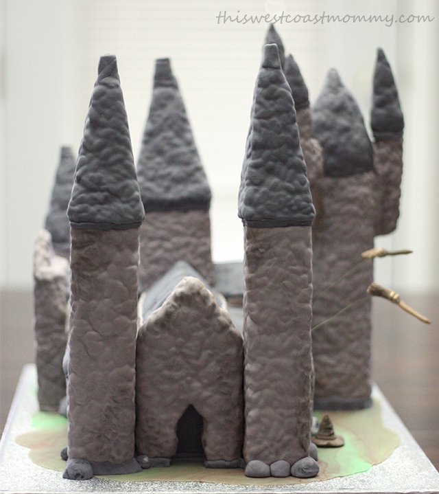 Custom Hogwarts Cake