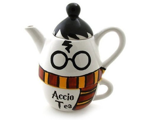 Accio tea pot and mug