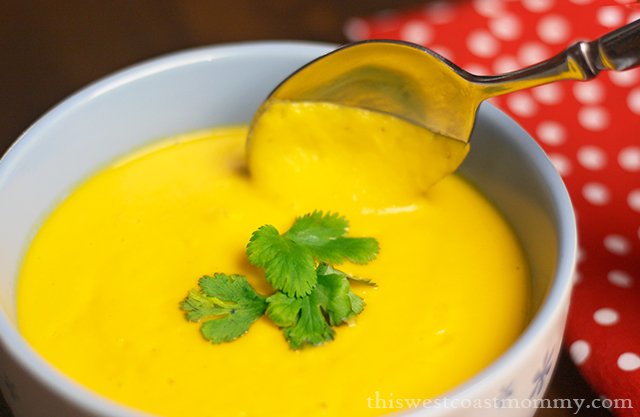 This roasted sweet potato and coconut cream soup is gluten-free, dairy-free, paleo, and Whole30 friendly. Here's how to make it in a blender!